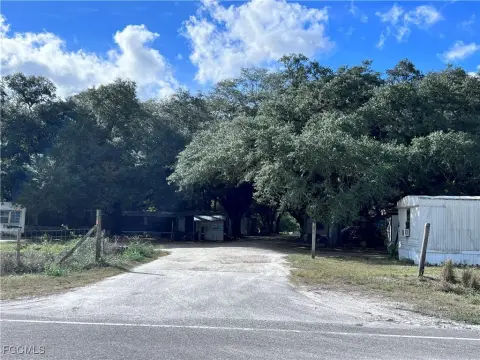 Labelle, FL Income-Producing Land