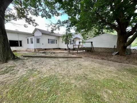 Duplex With Detached Garage