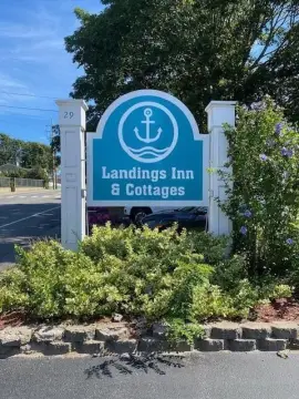 Motel with Cottages