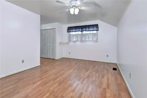 Spacious Farmhouse in Williamsburg