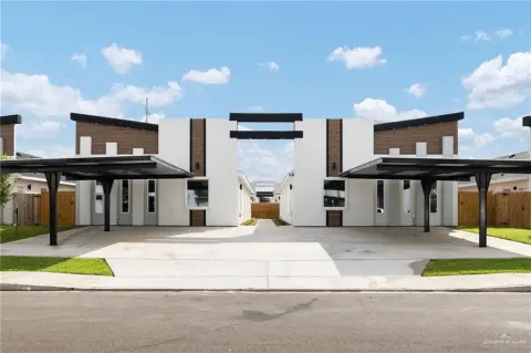 4-Unit Quadplex with Fenced Yards
