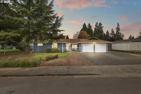 Updated Duplex with Fenced Yards