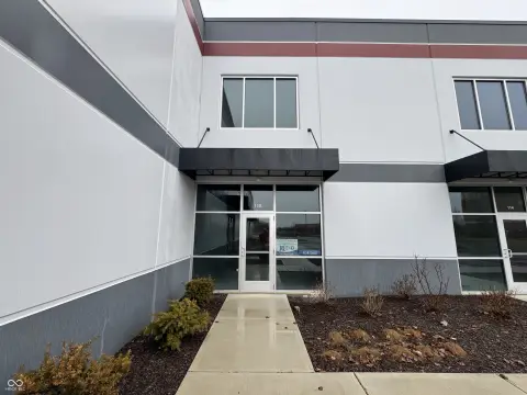 Flex Space with Overhead Doors