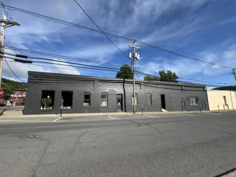 Flex Space with Pearl Street Access