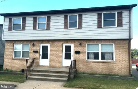 HAGERSTOWN Duplex with Detached Garages