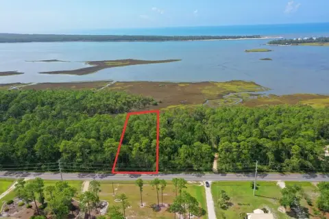 Lagoon Frontage Homesite in Florida