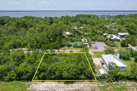 Eastpoint, FL Homesite in Community