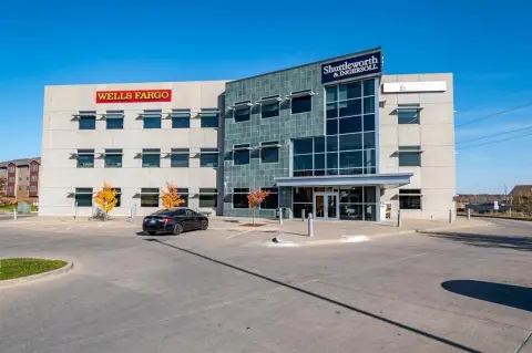 Commercial Condo in Coralville Strip