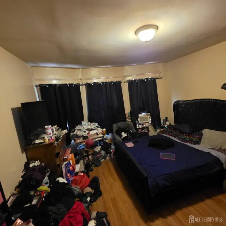 Picture 4