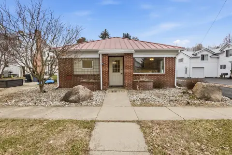 Jonesville Commercial Building For Sale