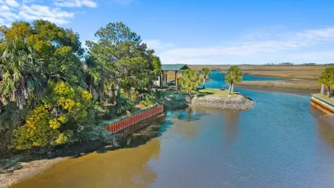 Gulf Canal-Front Lot in Suwannee