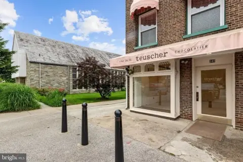 Retail Space in Downtown Wayne