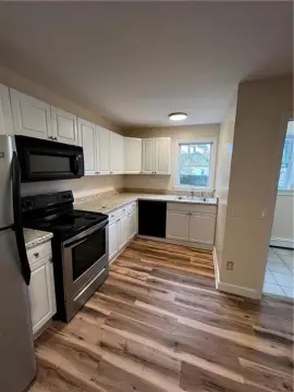 Renovated Duplex in Cumberland Hill