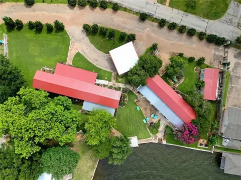 Lake Granbury Waterfront Retreat