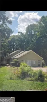 Commercial Land in Cumming, GA