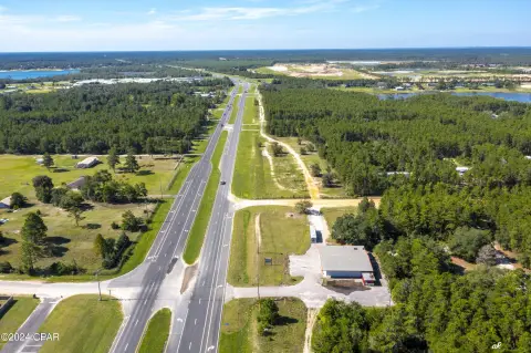 Versatile Commercial Building on Highway 77