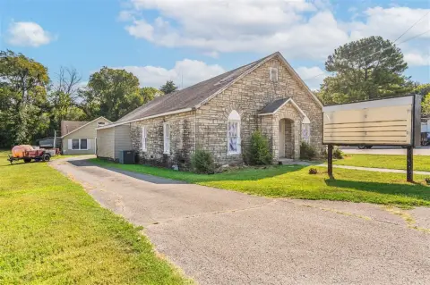 Russellville Church or Commercial Space