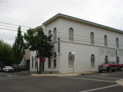 Mixed-Use Building With Banquet Space