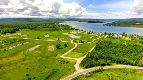 Land with Panoramic Lake Views