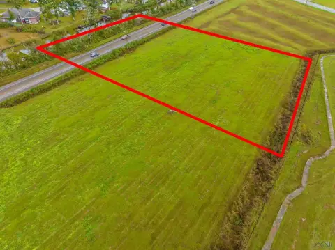 Commercial Lot in High-Traffic Area