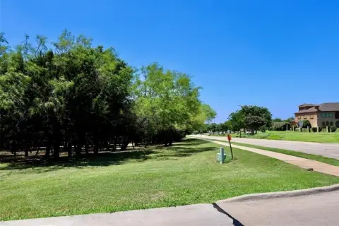 Residential Land in Lake Ridge