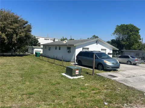 Fort Lauderdale Income-Producing Fourplex