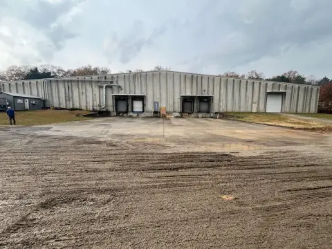 Functional Industrial Property with Office