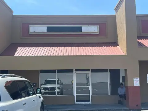 Retail Space in 411 Plaza