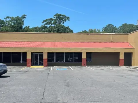 Retail Space in 411 Plaza