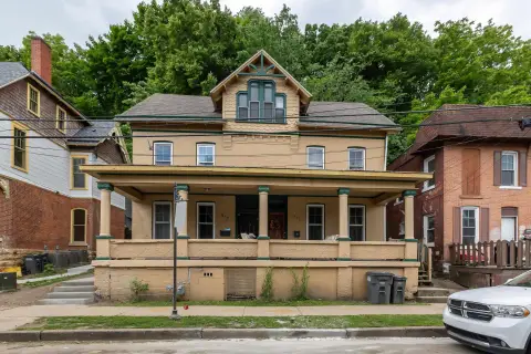 Income-Producing Duplex in Dubuque, IA