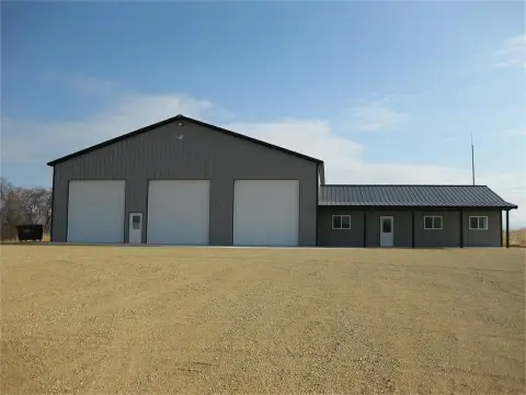 Modern Shop/Warehouse with Office Space
