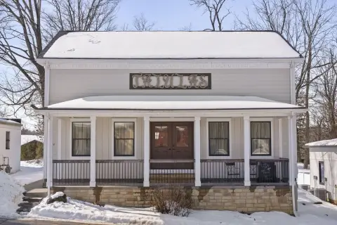 Commercial Building on Galena Square