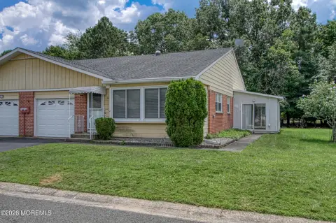 Duplex with Three-Season Room
