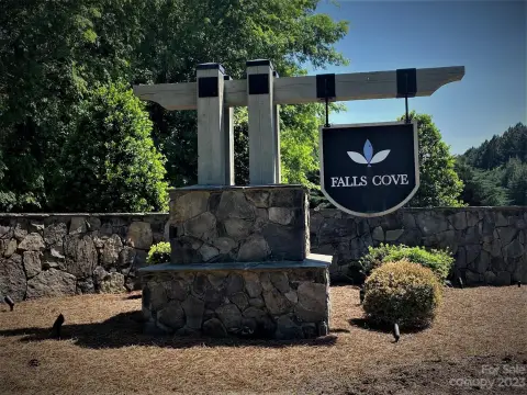 Waterfront Lot in Falls Cove