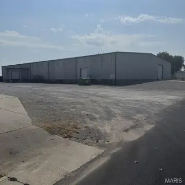 Warehouse with Dual-Unit Flexibility