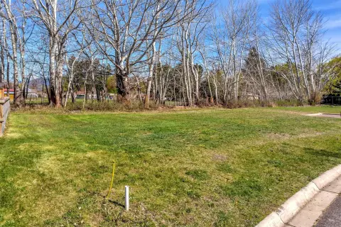 Residential Land in Quiet Cul-de-Sac