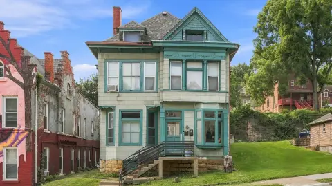Two-Unit Duplex with Appliances
