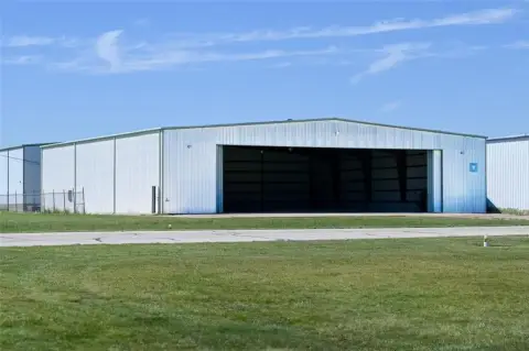 Roanoke Warehouse with Runway Access