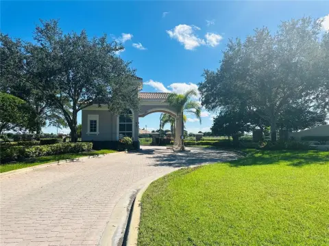 Oversized Lots in Gated Community