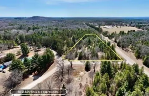 Spacious Corner Lot Near Dells