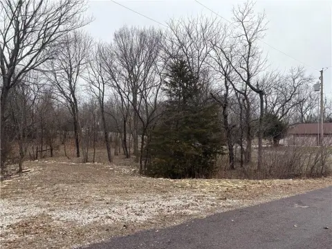 Linn Valley Double Corner Lot