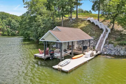 Lakefront Property in The Coves