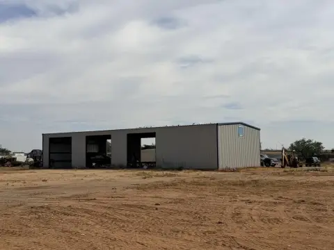 Three-Bay Flex Shop