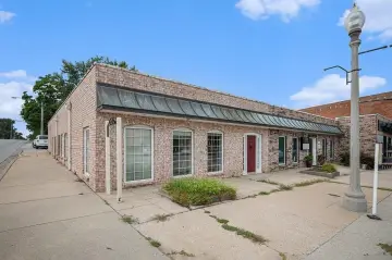 Versatile Commercial Space in Platte