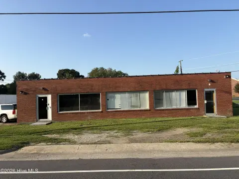 Freestanding Two-Unit Specialty Property