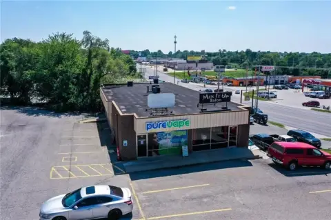 Retail Space in Maplewood Plaza