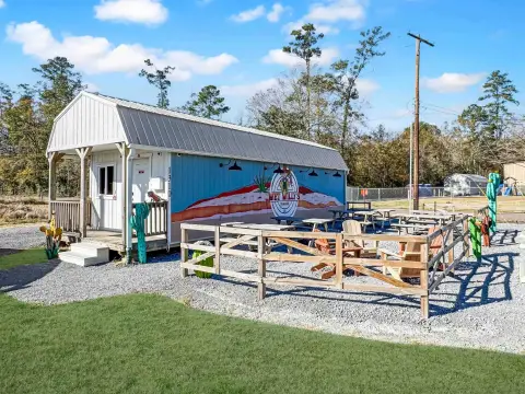 Turnkey Commercial Property on Highway