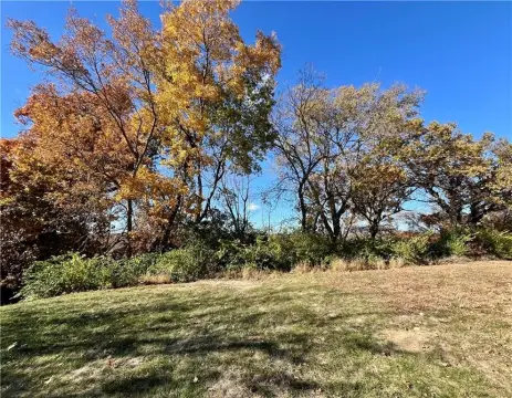 Residential Land in Parkville, MO