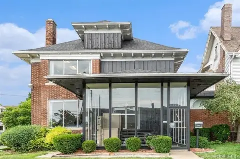 Detroit Commercial Building in New Center