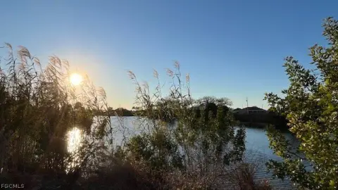 Oversized Lot with Canal View